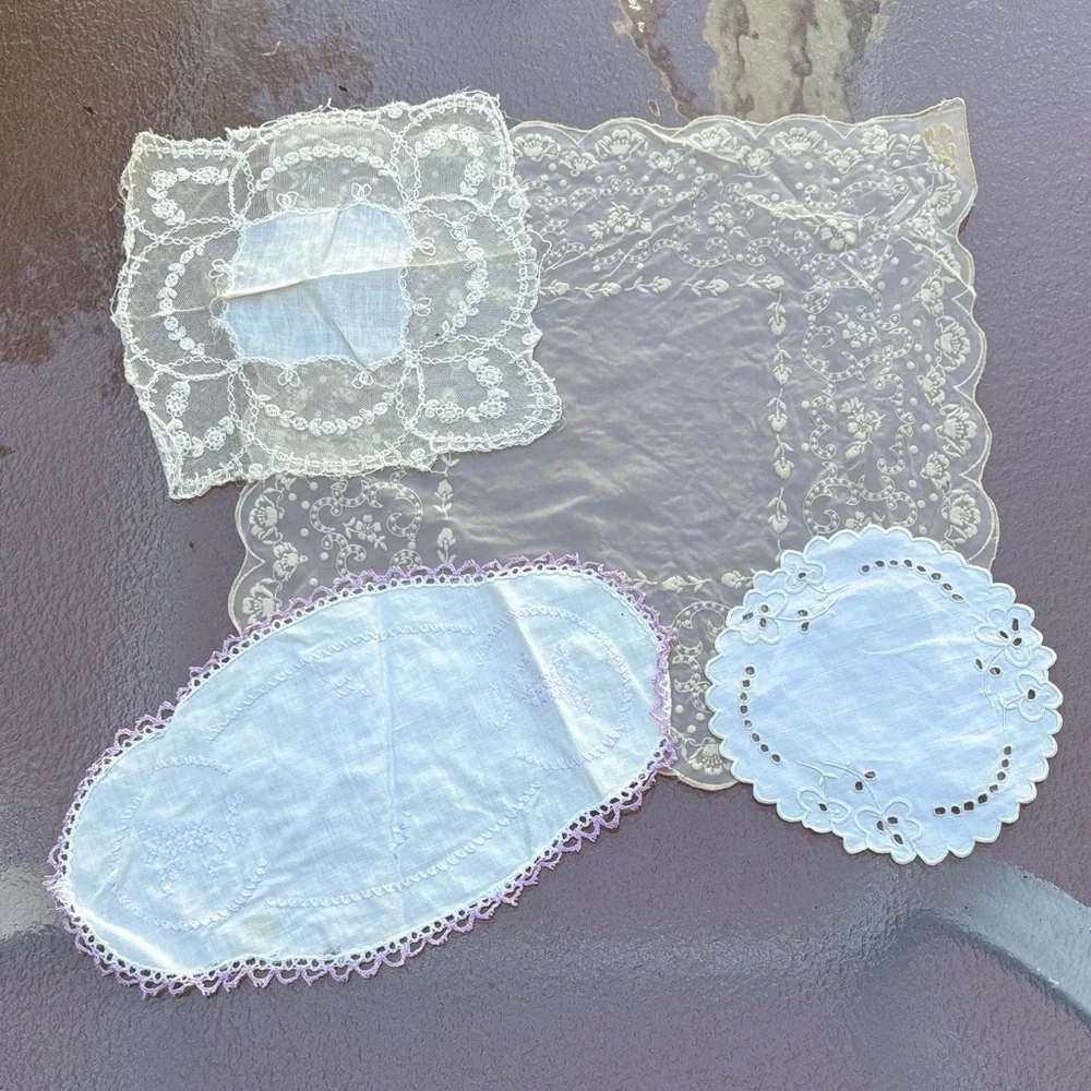 Vintage Lace Doilies Set